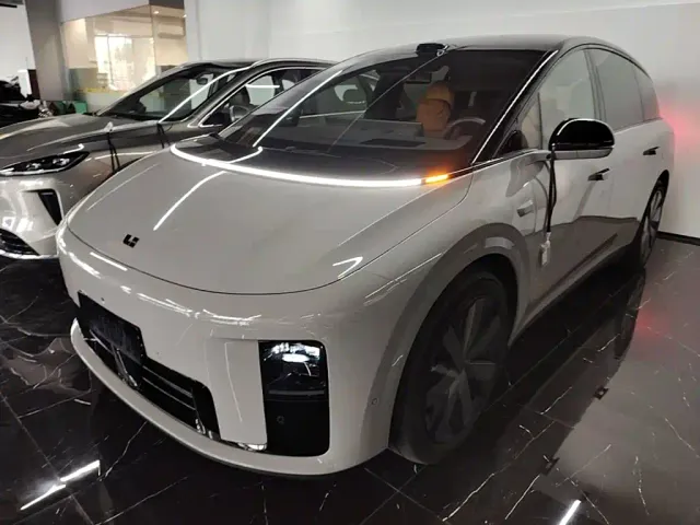 Фотография автомобиля — Li Auto i8
