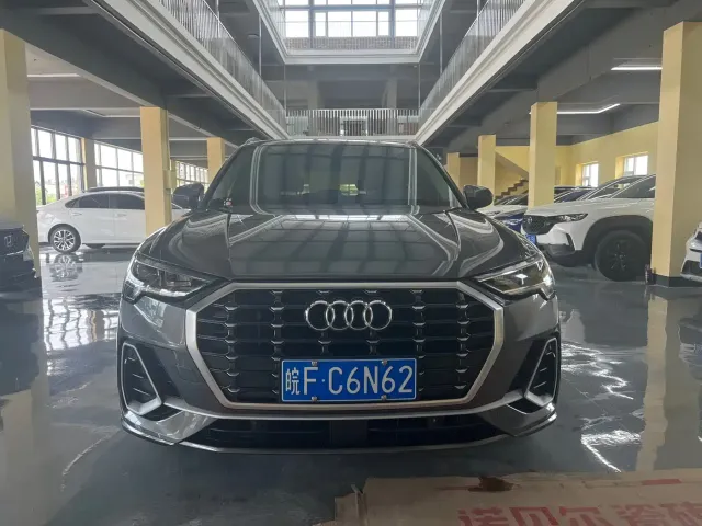 Audi Q3 — Фото автомобиля 3