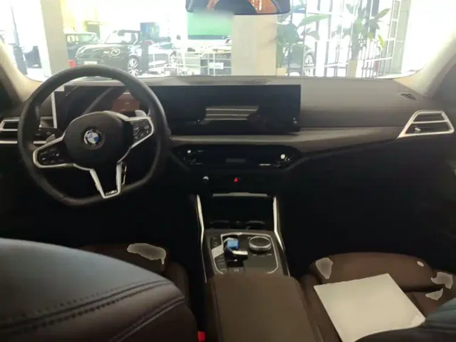 BMW 3 Series — Фото автомобиля 13