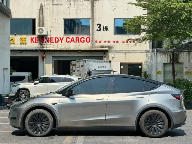 Tesla Model Y — Фото автомобиля 7