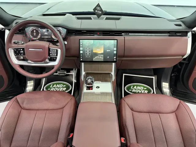 Land Rover Range Rover 2025 3.0 L6 400PS Genesis Extended Wheelbase — Фото автомобиля 8