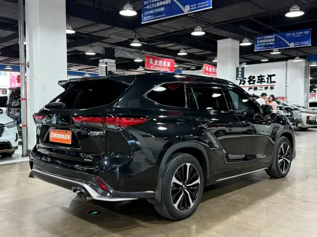 Toyota Crown Kluger — Фото автомобиля 9