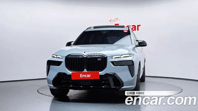 BMW X7 M60i xDrive M Sport 6 мест — Фото автомобиля 3