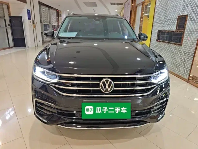 Volkswagen Tiguan L — Фото автомобиля 2