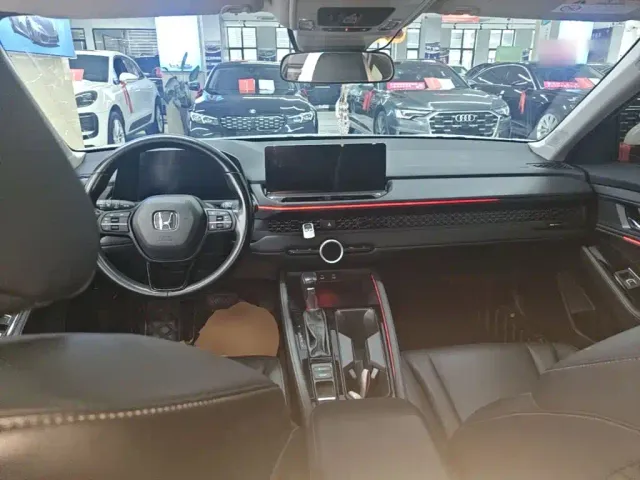 Honda Accord — Фото автомобиля 9