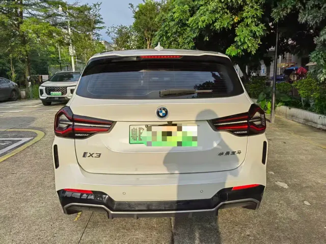 BMW iX3 — Фото автомобиля 8