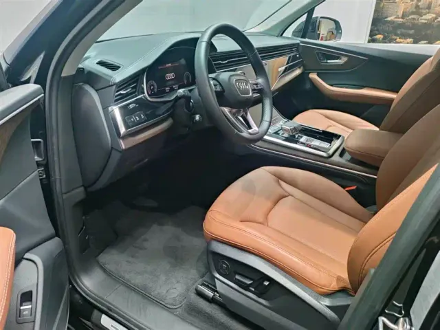 Audi Q7 — Фото автомобиля 12
