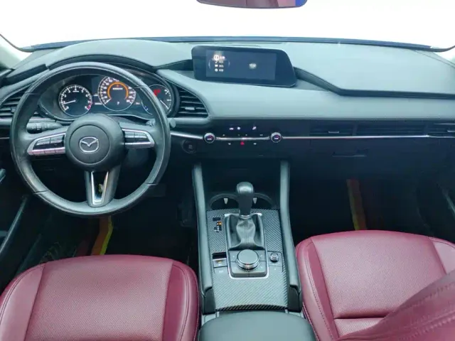 Mazda Axela — Фото автомобиля 12