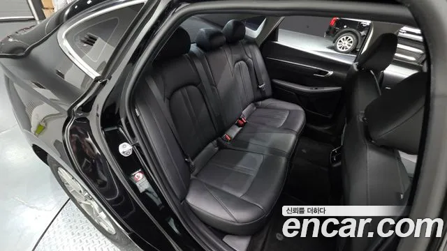 Hyundai Sonata — Фото автомобиля 16