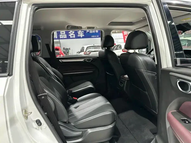 GAC Trumpchi M6 — Фото автомобиля 16