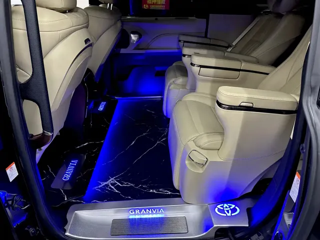 Toyota Granvia — Фото автомобиля 5