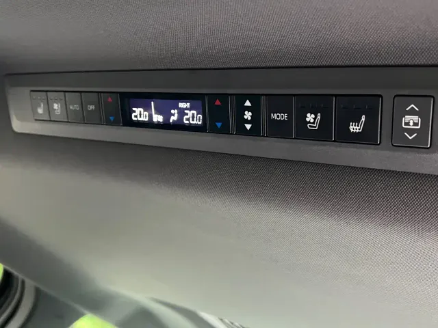 Toyota Granvia — Фото автомобиля 13