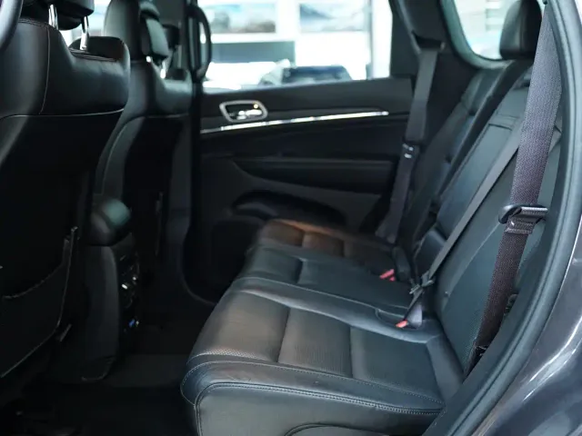 Jeep Grand Cherokee — Фото автомобиля 11