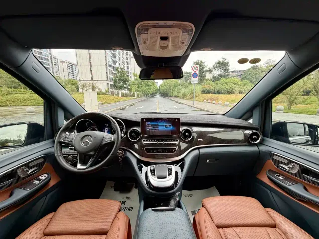 Mercedes-Benz V-Class — Фото автомобиля 11