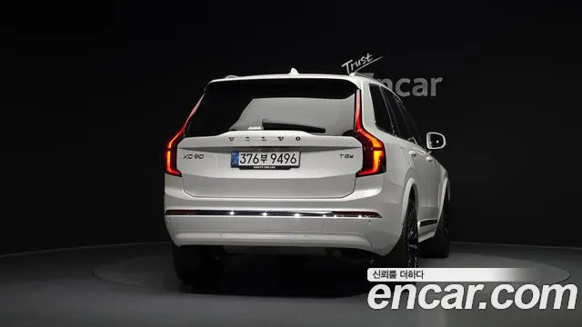Volvo XC90 — Фото автомобиля 3