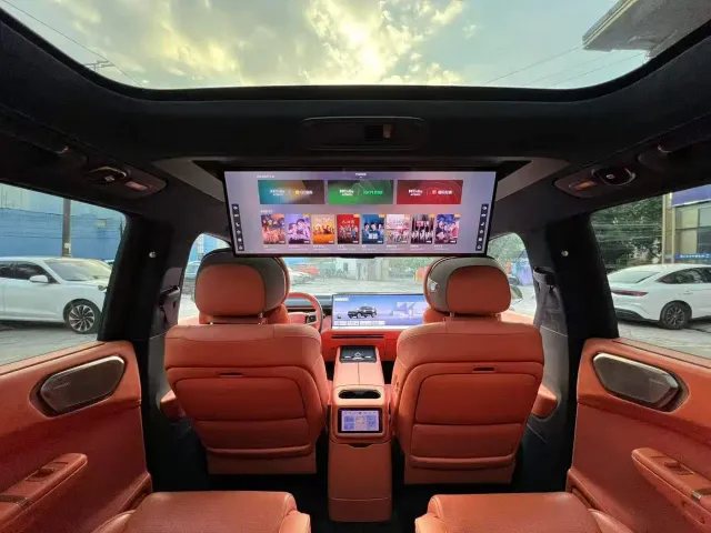 Lynk & Co 900 — Фото автомобиля 8