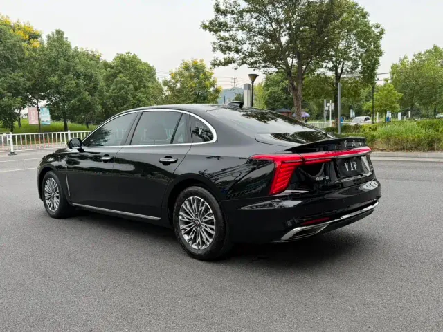 Hongqi H5 — Фото автомобиля 6