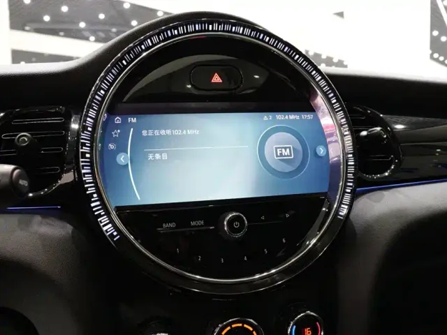 MINI Hatch — Фото автомобиля 13