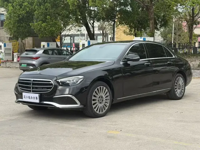 Фотография автомобиля — Mercedes-Benz E-Class