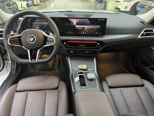 BMW 3 Series — Фото автомобиля 5