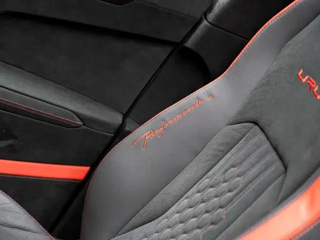 Lamborghini Urus — Фото автомобиля 19