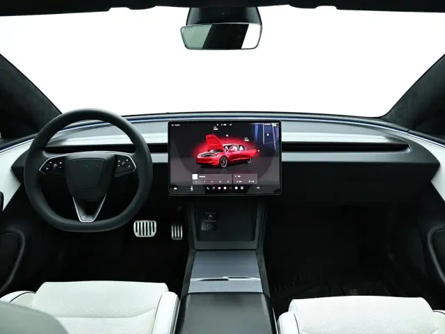 Tesla Model 3 — Фото автомобиля 16