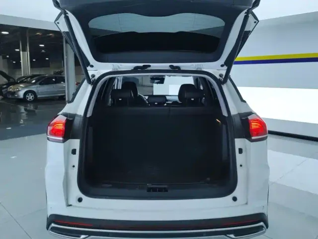 Geely Boyue — Фото автомобиля 4