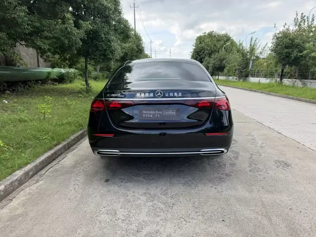 Mercedes-Benz E-Class — Фото автомобиля 18