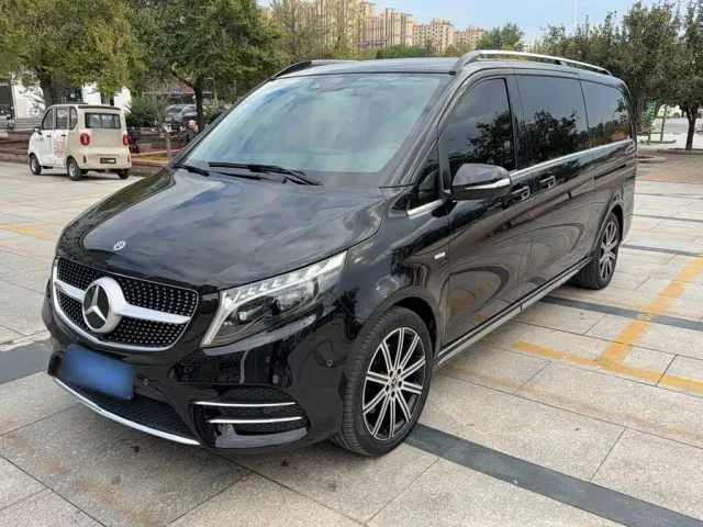 Фотография автомобиля — Mercedes-Benz V-Class