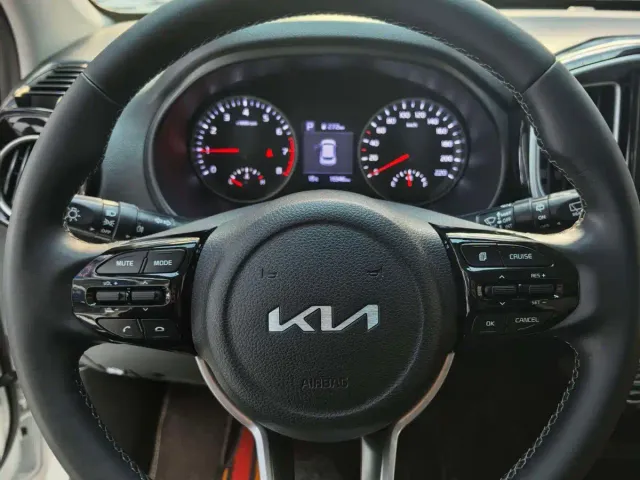 Kia KX1 — Фото автомобиля 5
