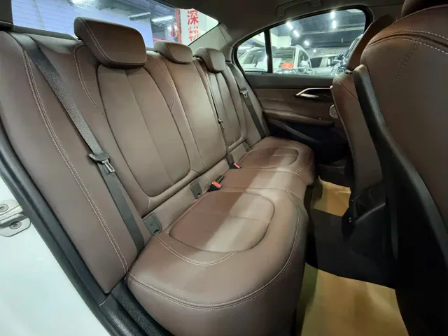 BMW 1 Series — Фото автомобиля 13
