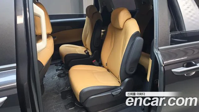 Kia Carnival Generation 4 — Фото автомобиля 16