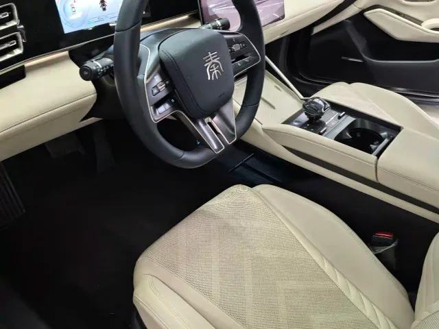 BYD Qin L 2024 DM-i 120KM Excellence Model — Фото автомобиля 7