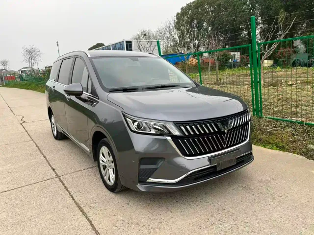 Wuling Jiachen — Фото автомобиля 3