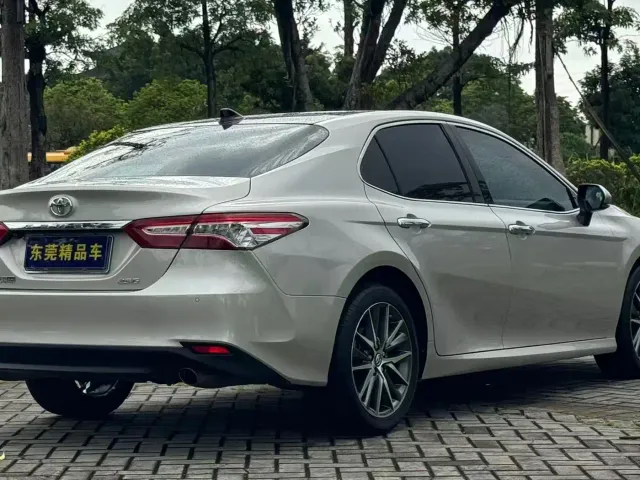 Toyota Camry — Фото автомобиля 14