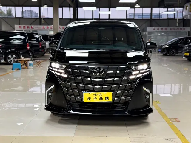 Toyota Alphard — Фото автомобиля 2