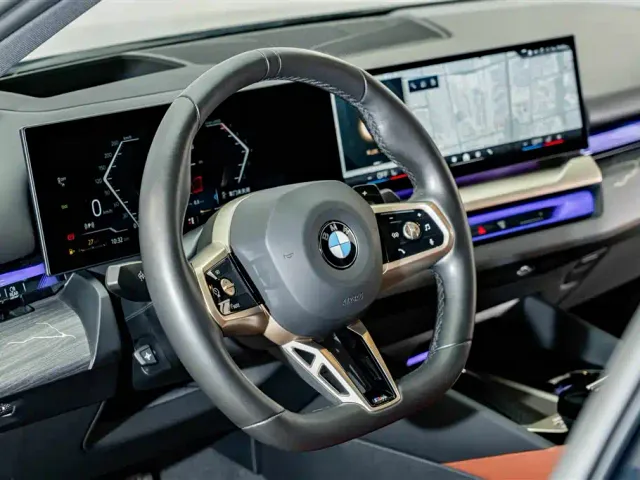 BMW 5 Series — Фото автомобиля 12