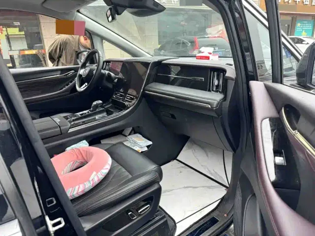 GAC Trumpchi M8 — Фото автомобиля 4