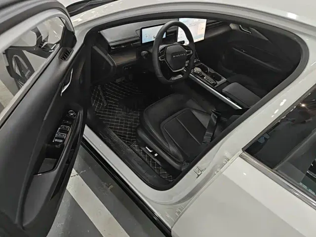 Wuling Starlight — Фото автомобиля 15
