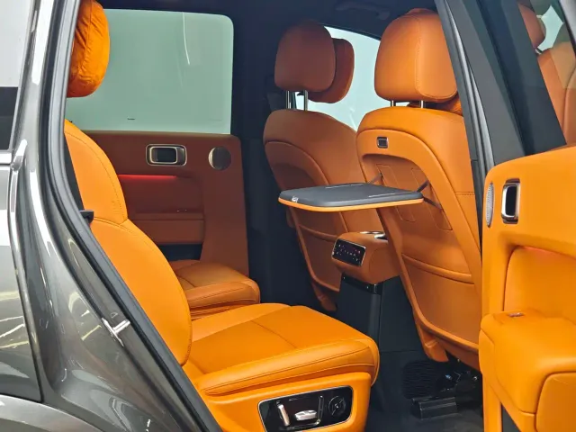 Li Auto L8 — Фото автомобиля 14