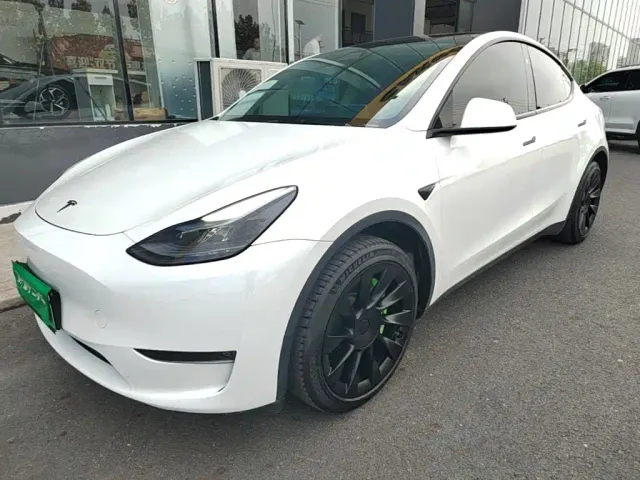 Фотография автомобиля — Tesla Model Y