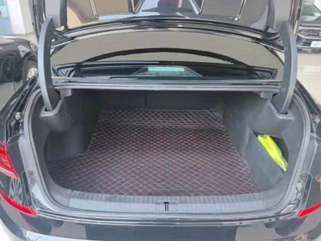 Volkswagen Passat — Фото автомобиля 18