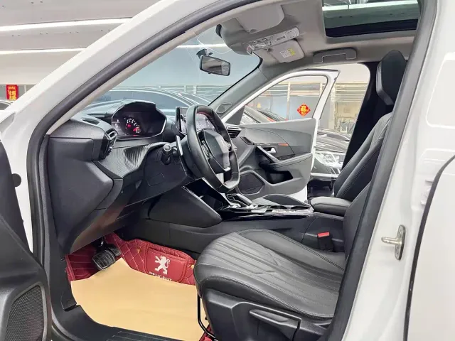 Peugeot 2008 — Фото автомобиля 7