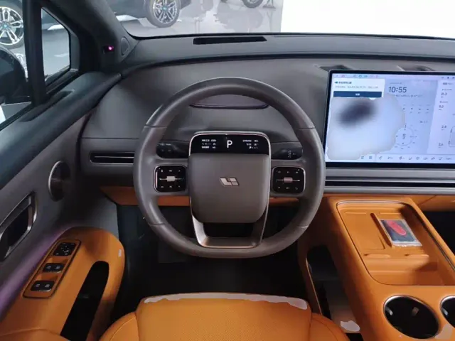 Li Auto i8 — Фото автомобиля 10