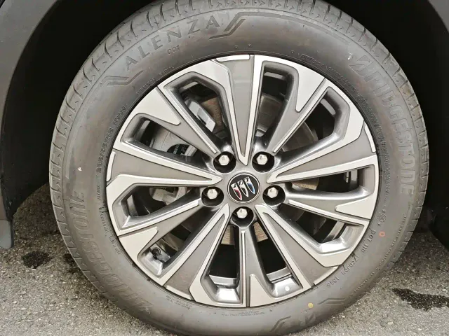 Buick Envision Plus — Фото автомобиля 5