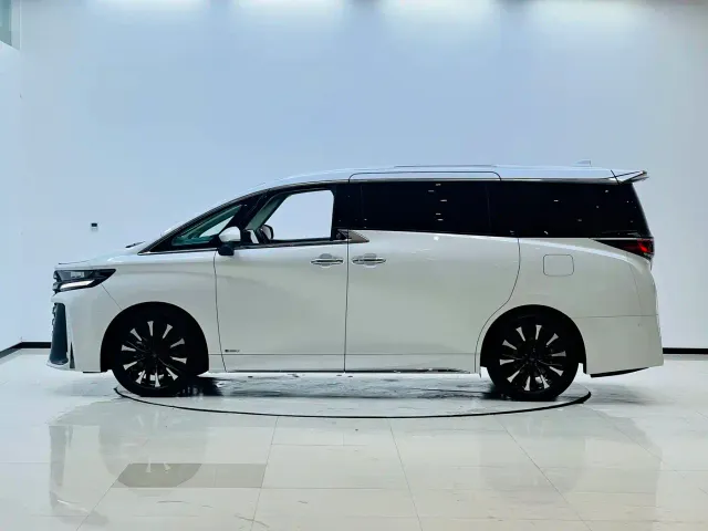 Toyota Vellfire — Фото автомобиля 2