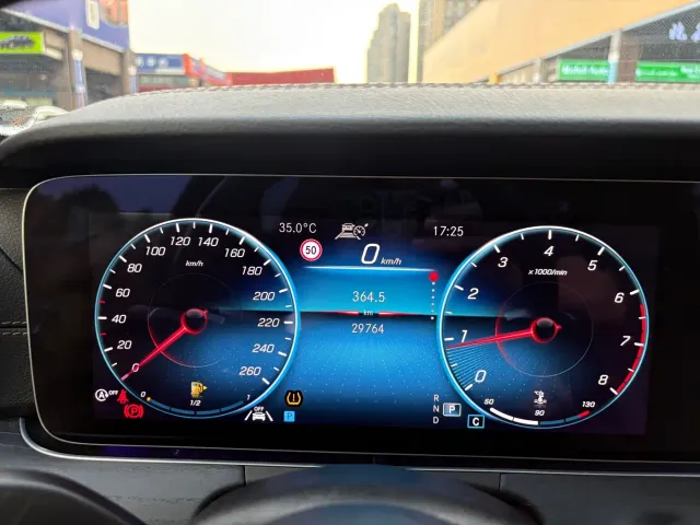 Mercedes-Benz E-Class — Фото автомобиля 19