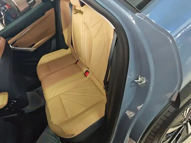 Geely Boyue L — Фото автомобиля 16