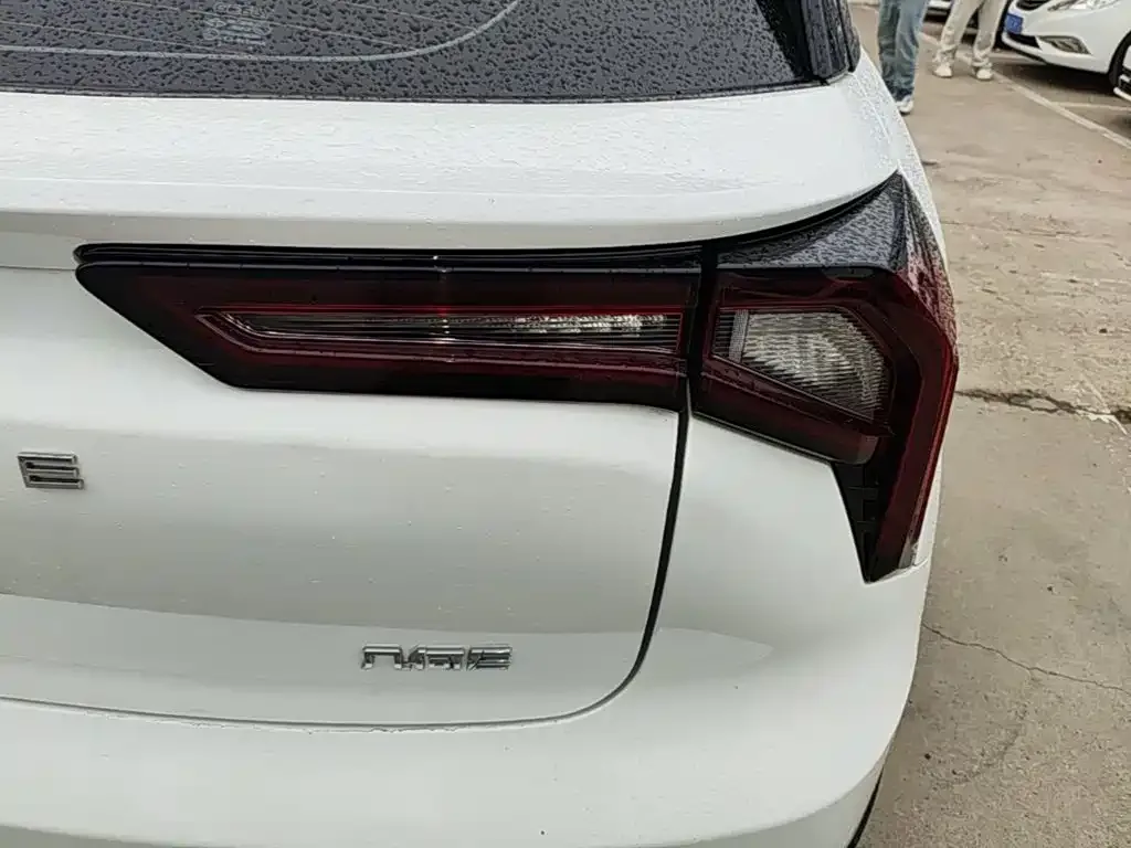 Geely Geometry Geely Geometry E Firefly 2024 Model 301km Light Flow — Фото автомобиля 7