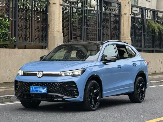 Фотография автомобиля — Volkswagen Tiguan L